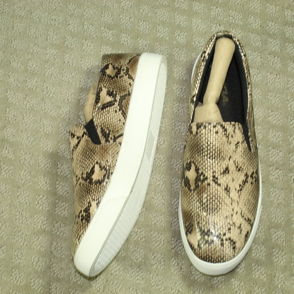 NWOT Soda Size 9 Tan Black Snakeskin Print Slip On Sneakers